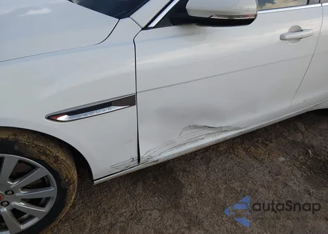 2019 Jaguar Xe 25T z USA, uszkodzony, nr VIN SAJAR4FX9KCP47542